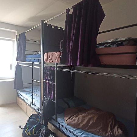 Newborn Comfort Hostel The Biggest Hostel Of Town With Best Location Pristina Eksteriør bilde