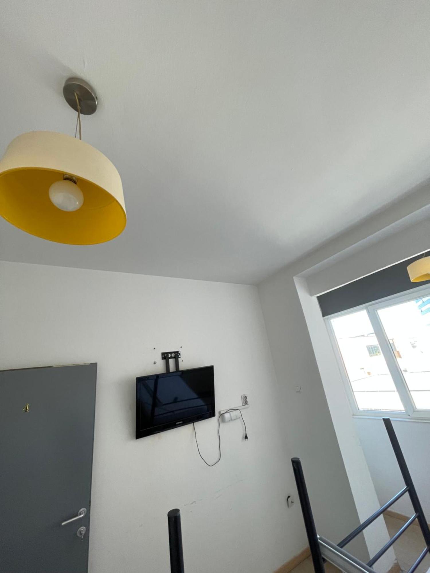 Newborn Comfort Hostel The Biggest Hostel Of Town With Best Location Pristina Eksteriør bilde