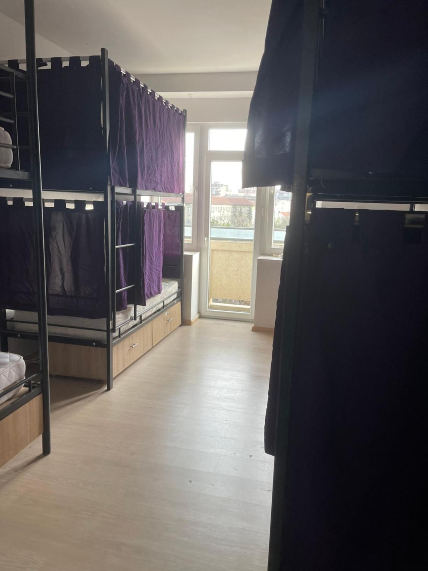 Newborn Comfort Hostel The Biggest Hostel Of Town With Best Location Pristina Eksteriør bilde