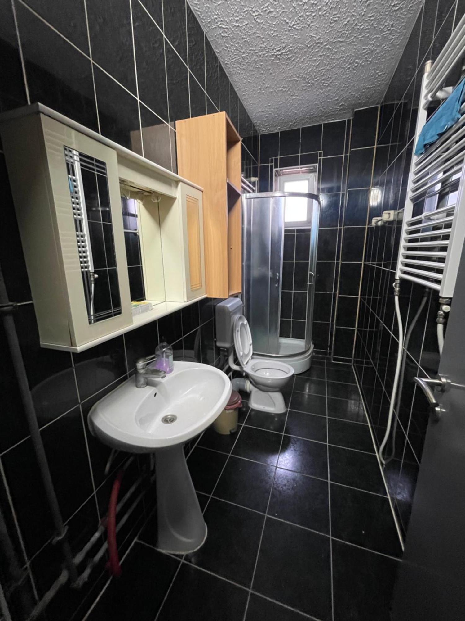 Newborn Comfort Hostel The Biggest Hostel Of Town With Best Location Pristina Eksteriør bilde